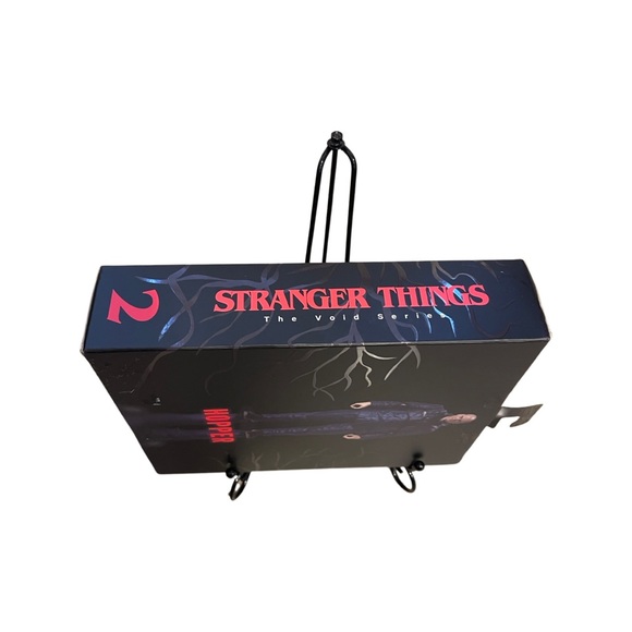 Stranger Things: The Void Series: Detective HOPPER: Action Figure by Ban Dai - Picture 2 of 5
